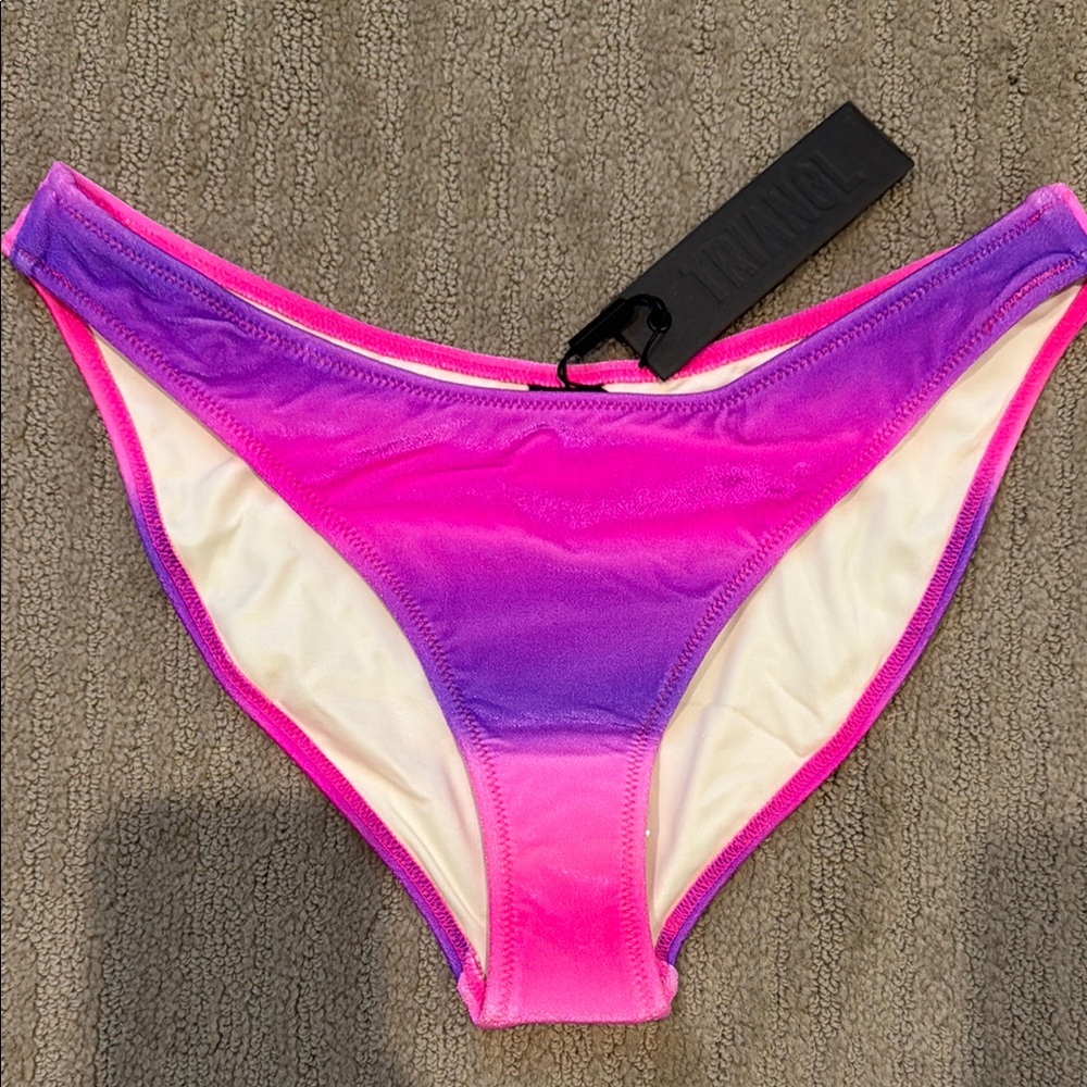 TRIANGL Normal Bottom L